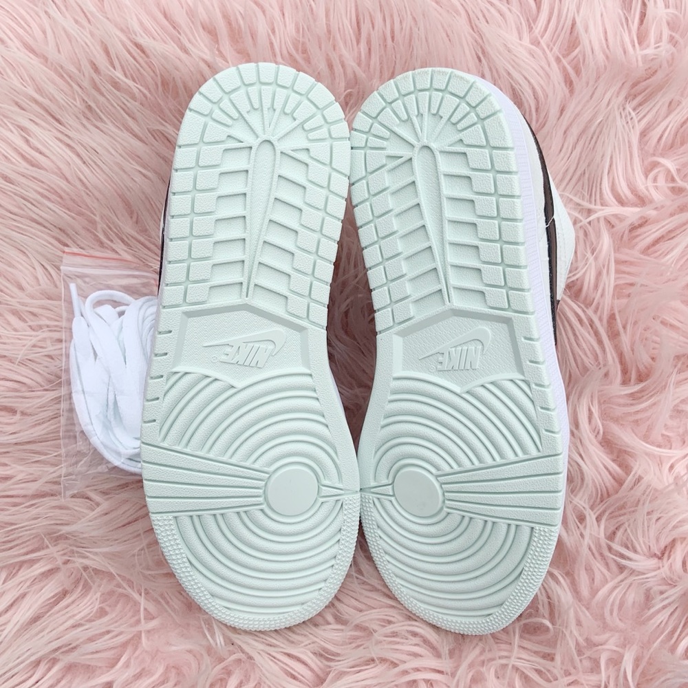 New Women’s Jordan 1 Low Sneakers - Picture 5 of 12